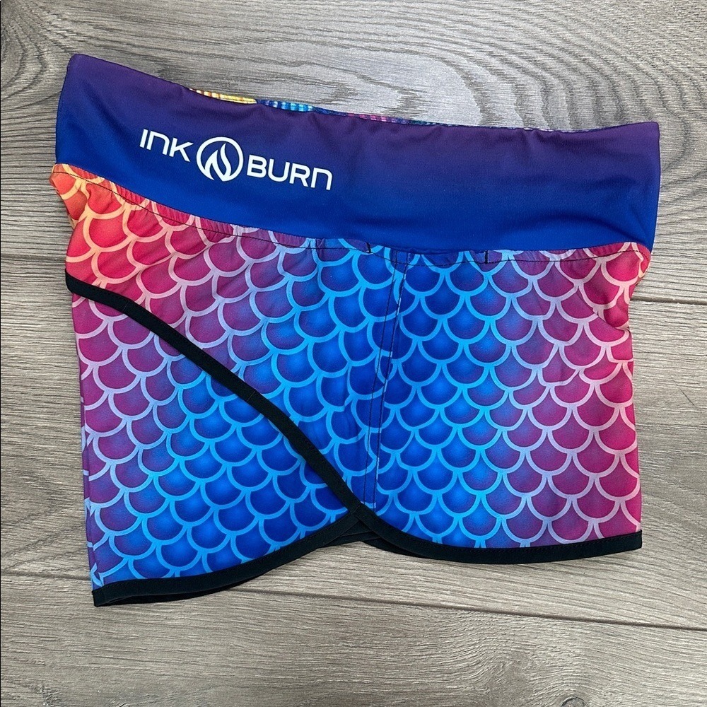 INKnBURN Mermaid Scale Performance Lined Running Shorts Blue Red Size 6 - Picture 4 of 13